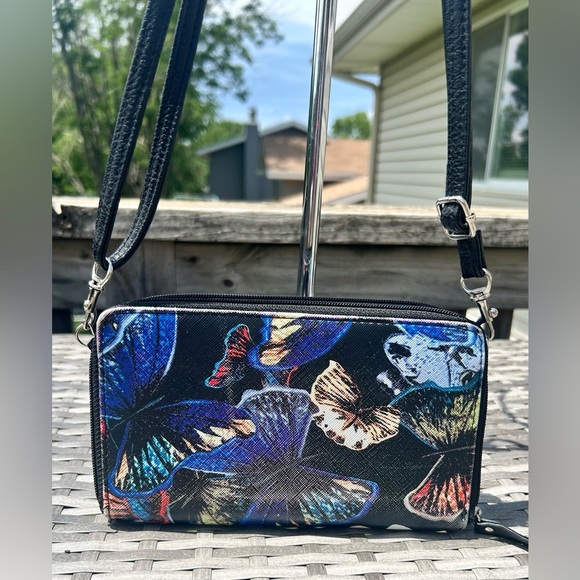 Bueno Butterfly Zip Around Crossbody Wallet Bag w/ Detachable Adjustable Strap - Picture 3 of 12